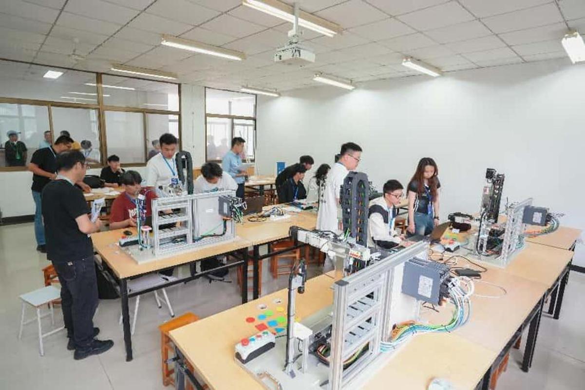 风险人妻丰满熟妇av无码区乱
